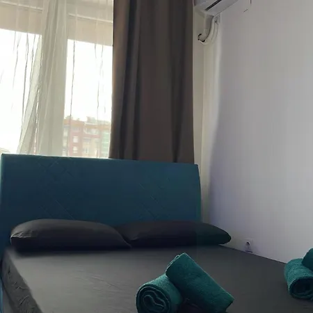 New Luminious Apartment-free Private Parking